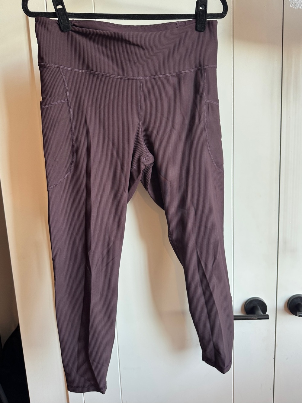 Old Navy Active High-Rise Leggings in Plum